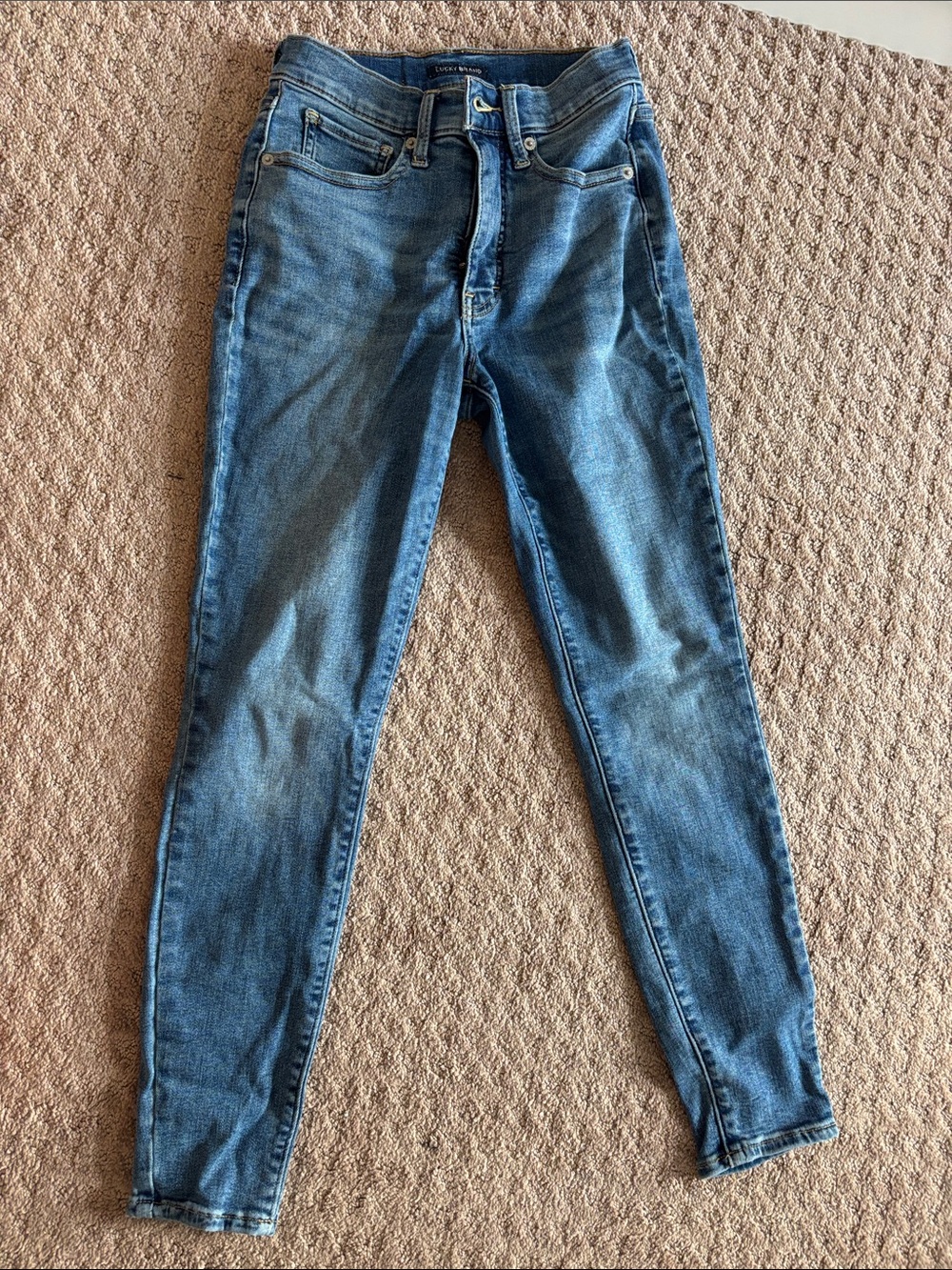 Lucky Brand Women’s size 6 skinny jeans